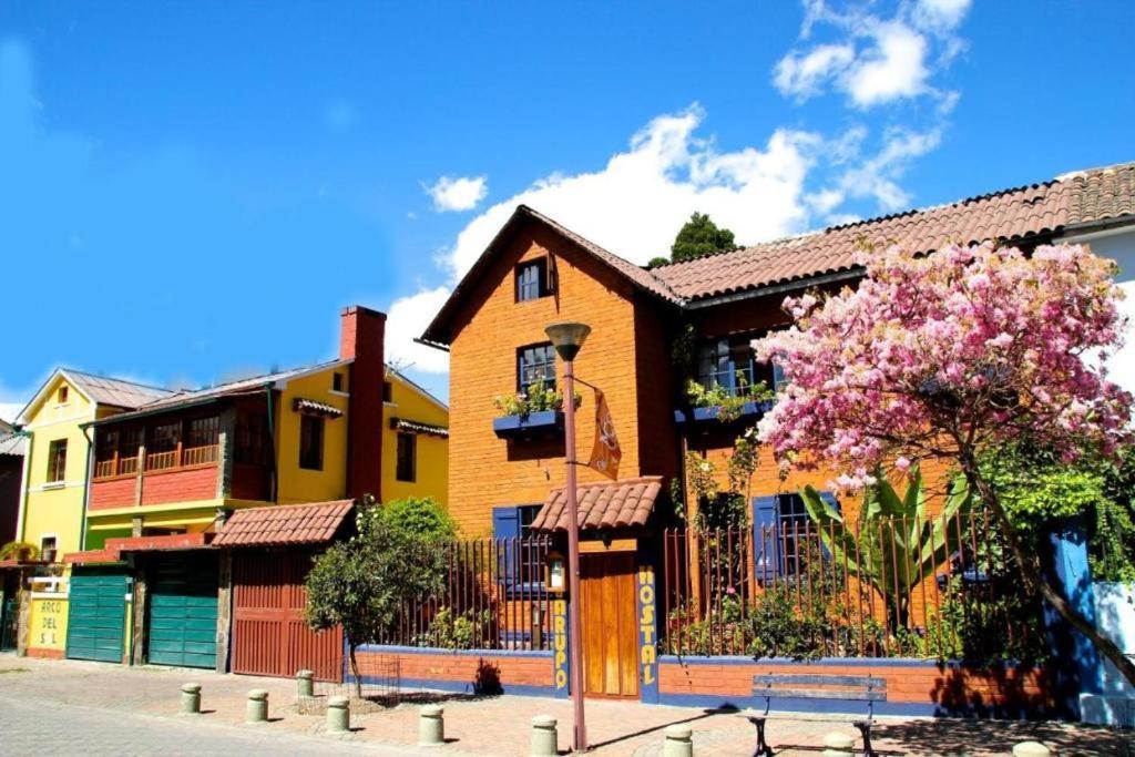 Casa Del Arupo B&B Quito Exterior photo