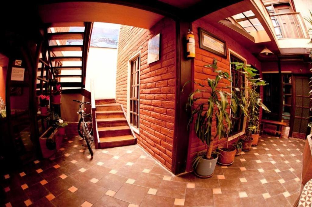 Casa Del Arupo B&B Quito Exterior photo